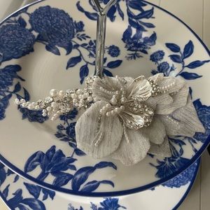 Classy vintage style hair clip or broach